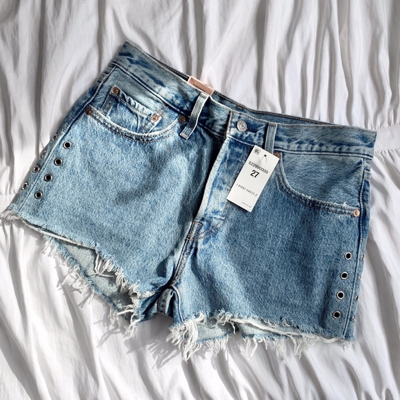 Levi's Pants - NWT Levi’s 501 Cutoff Shorts w/ Metal Details